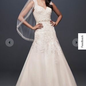 Wedding dress size 14 $600